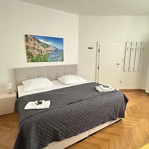 Pensión Datri Petite 1 - 3